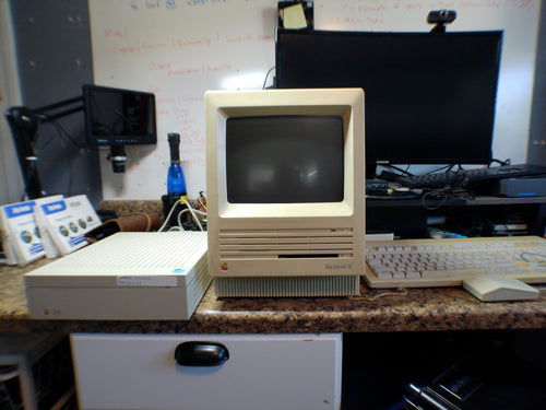 Apple Macintosh SE – External HD 20SC, Keyboard & Mouse, Bonus SCSI Drive, As-Is