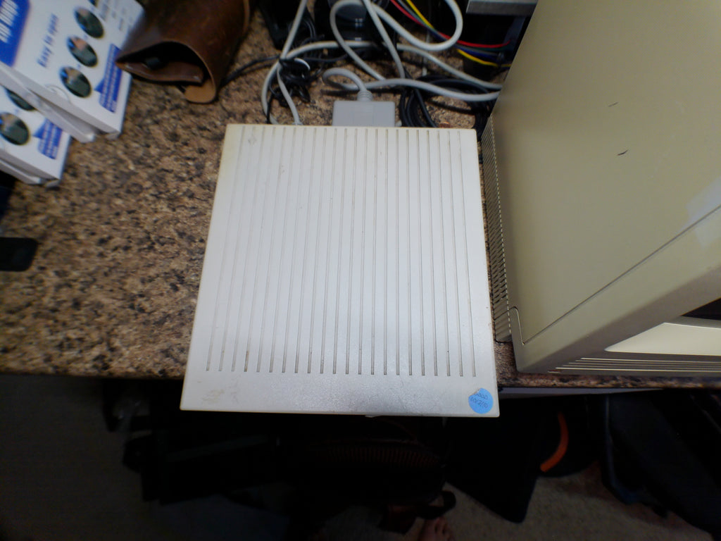 Apple Macintosh SE – External HD 20SC, Keyboard & Mouse, Bonus SCSI Drive, As-Is