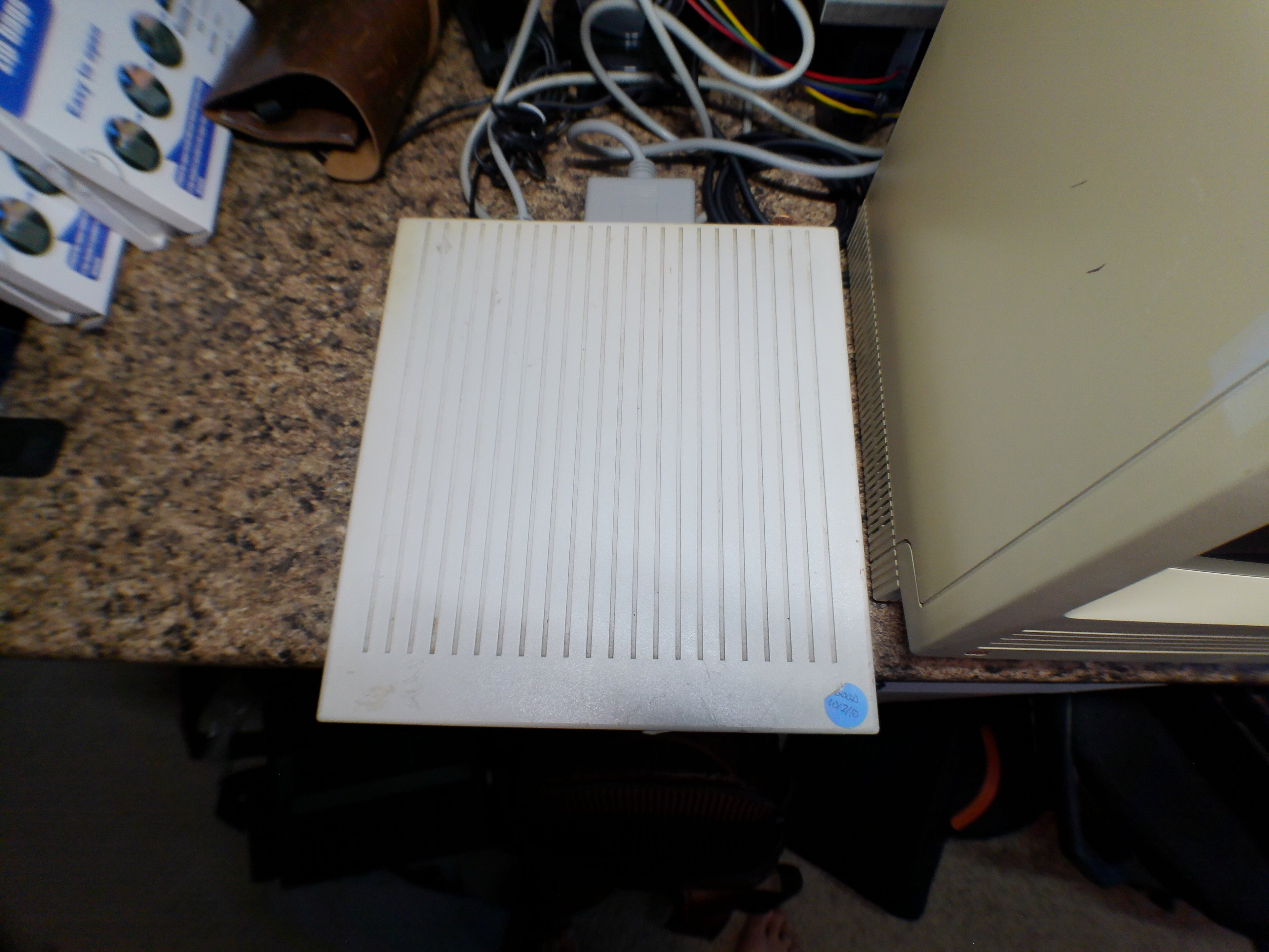 Apple Macintosh SE – External HD 20SC, Keyboard & Mouse, Bonus SCSI Drive, As-Is