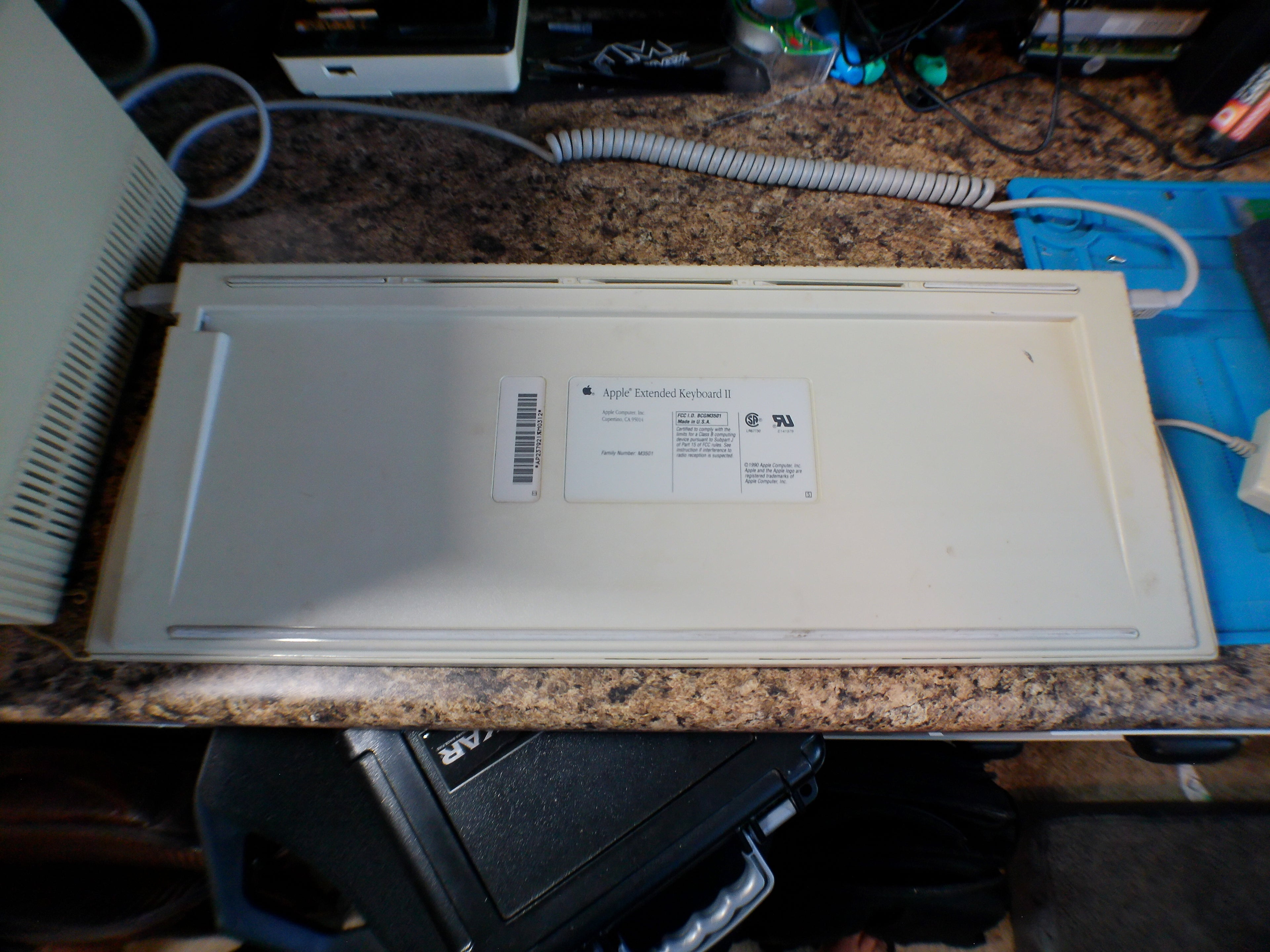 Apple Macintosh SE – External HD 20SC, Keyboard & Mouse, Bonus SCSI Drive, As-Is