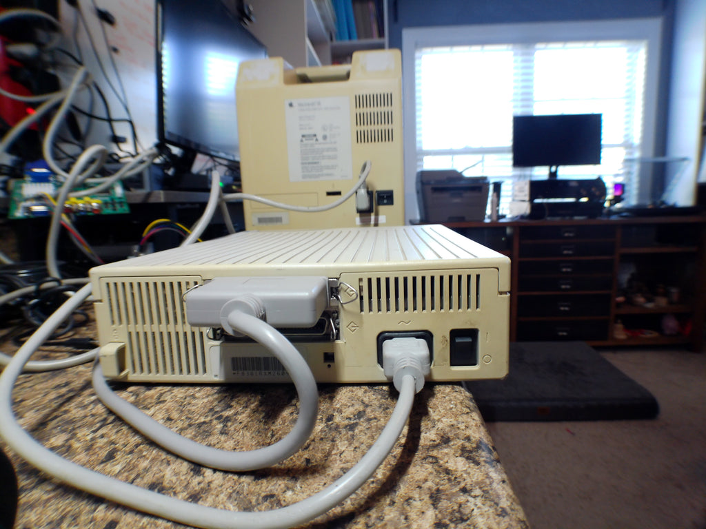 Apple Macintosh SE – External HD 20SC, Keyboard & Mouse, Bonus SCSI Drive, As-Is