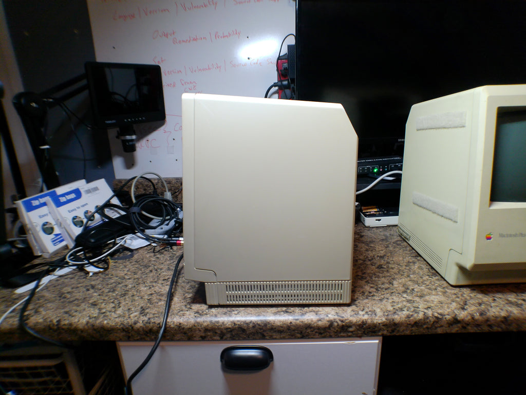 Apple Macintosh SE/30 + Macintosh Plus Bundle – New PRAM Batteries, Display Issues, For Repair