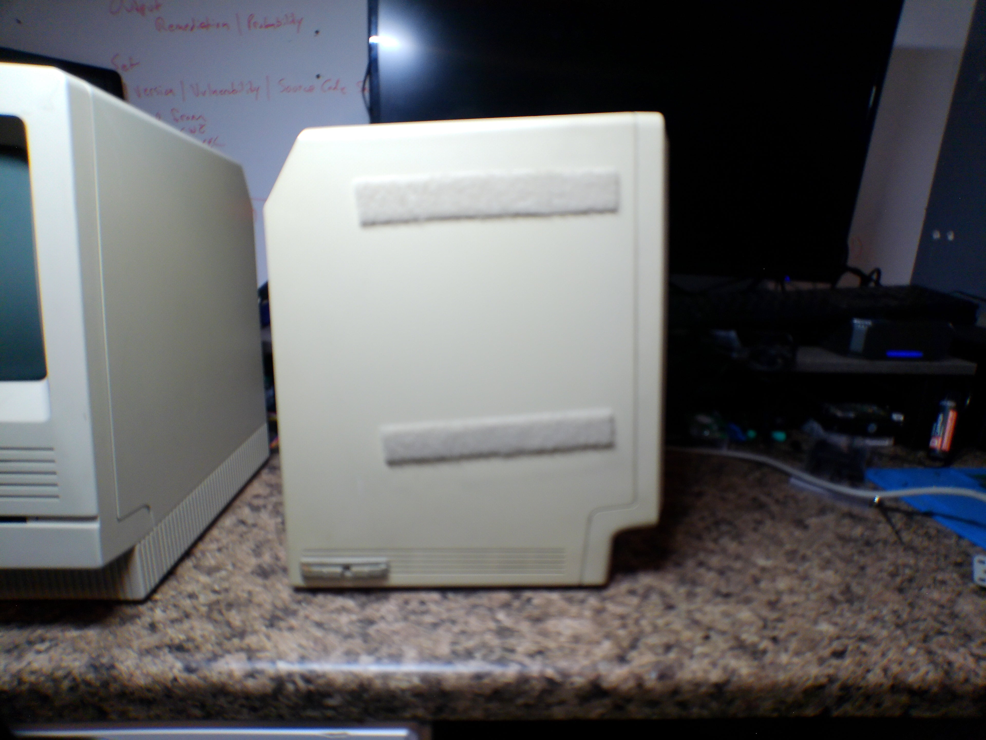 Apple Macintosh SE/30 + Macintosh Plus Bundle – New PRAM Batteries, Display Issues, For Repair