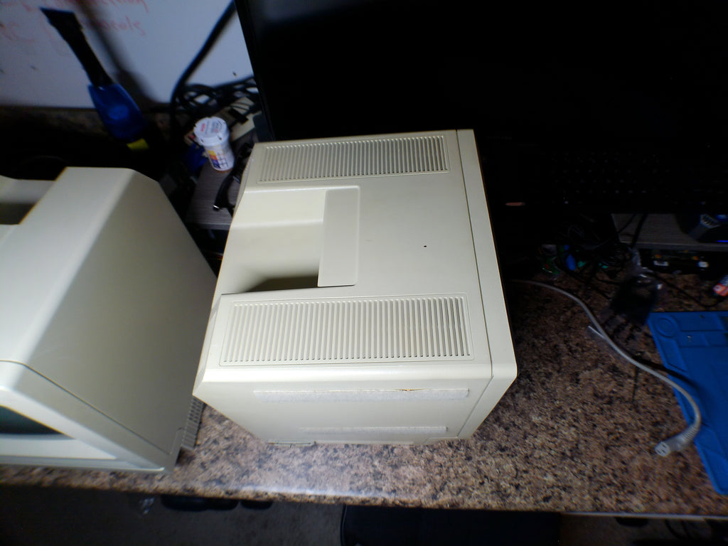 Apple Macintosh SE/30 + Macintosh Plus Bundle – New PRAM Batteries, Display Issues, For Repair