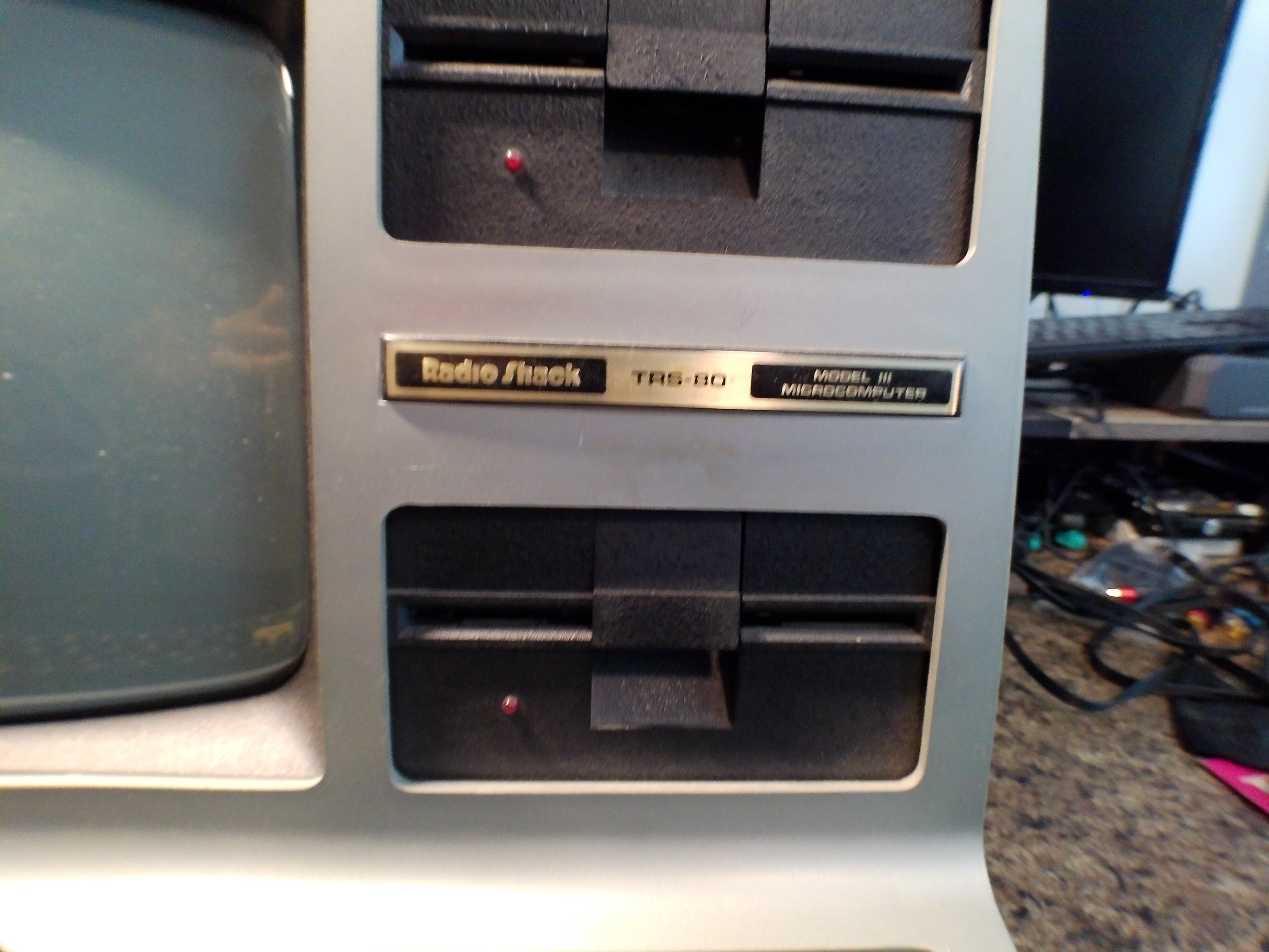 Radio Shack TRS-80 Model III Microcomputer — Powers On, Screen Active (As-Is)