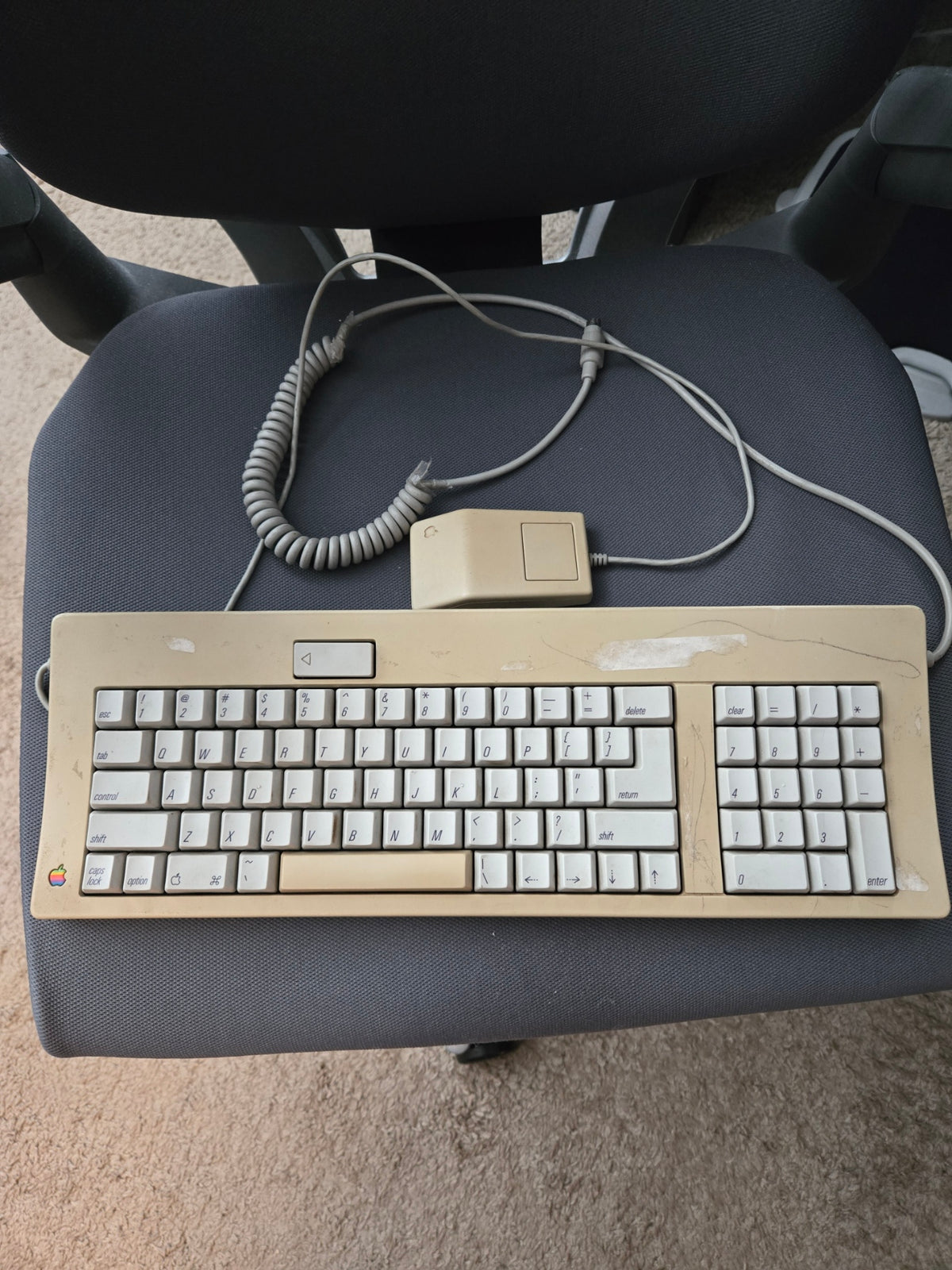Apple Macintosh SE/30 – Tested Working, SD Storage Upgrade, Keyboard & Mouse, System 7.5