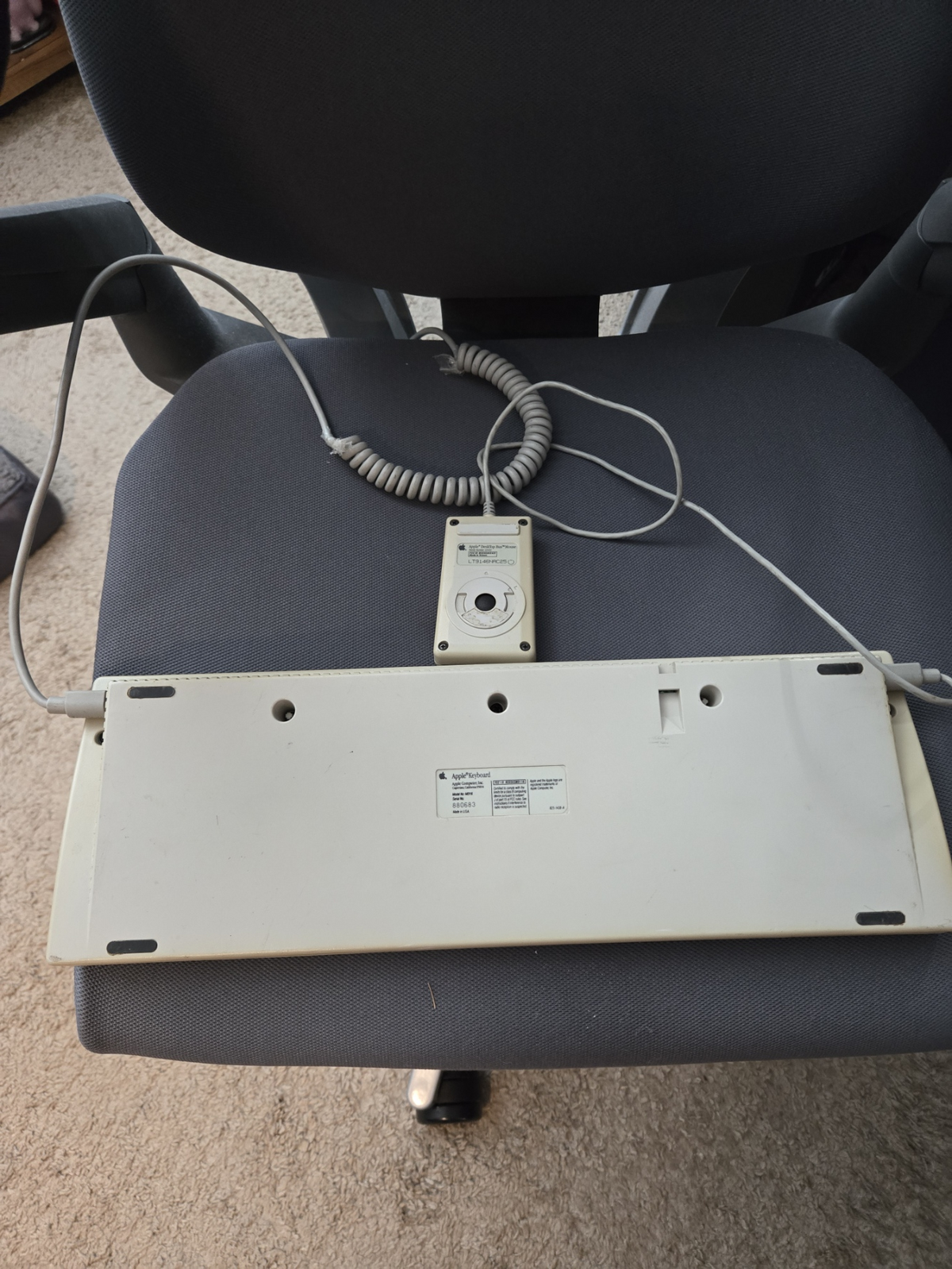 Apple Macintosh SE/30 – Tested Working, SD Storage Upgrade, Keyboard & Mouse, System 7.5